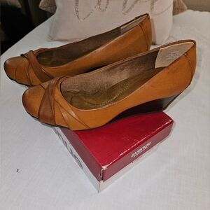 Avenue Cloudwalkers Cognas Wedges 11W NWT